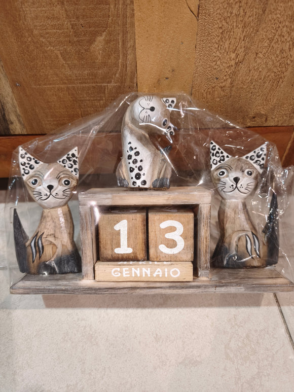 Calendario con 3 gatti